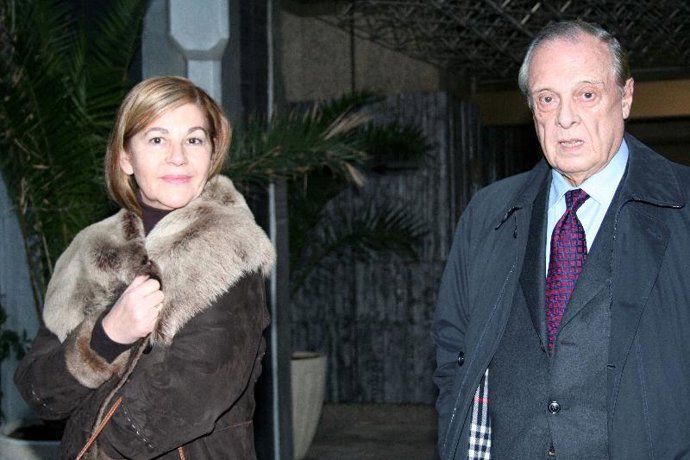 Don Sabino Fernández Campos celebró sus 89 cumpleños al lado de su esposa María Teresa Álvarez