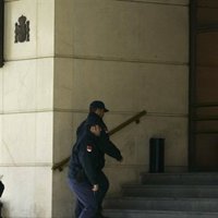 La Audiencia Nacional ordena la "inmediata detención y traslado por la fuerza" de Otegi para juzgarle a las 18.00 horas