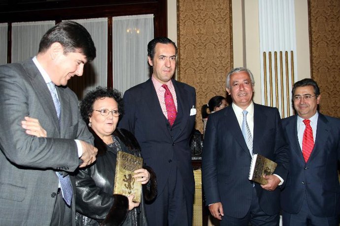 Jaime de Marichalar asistió a la presentación del libro de la escritora Amalia Gómez, "Urraca, Señora de Zamora"