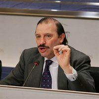 El PP ve "lógica" su posición respecto al Grupo Prisa y acusa a Cuesta de utilizar "el insulto" como "arma política"