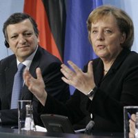 Merkel, Barroso y Poettering firman la Declaración de Berlín y se comprometen a resolver la crisis de la UE en 2009