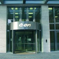 E.ON eleva la oferta por Endesa a 40 euros y anuncia acciones legales contra Enel y Acciona 