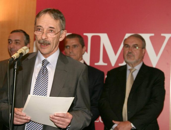 Manuel Conthe dice que Arenillas actuó como "correo de transmisión" de la Oficina Económica sobre el "caso FG"