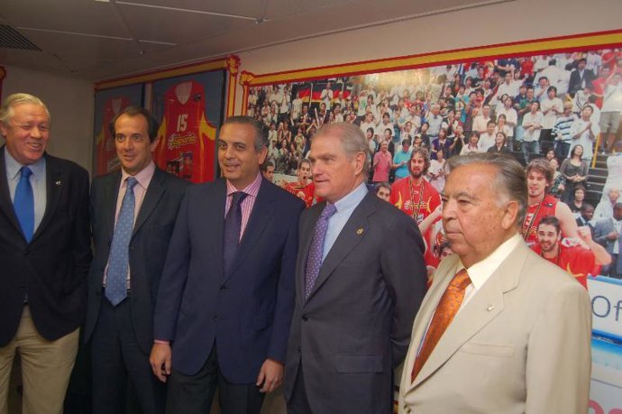 El Bernabéu rinde homenaje a la selección española y da la bienvenida al Eurobasket, con una exposición