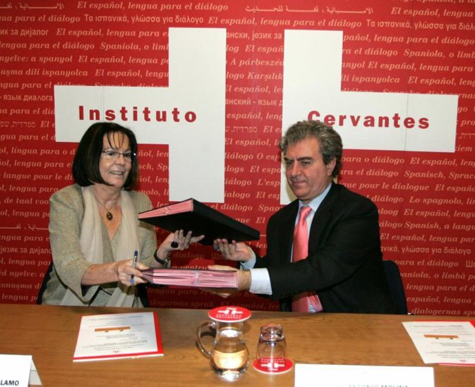 El Instituto Cervantes y la Fundación Carolina firman un acuerdo de colaboración cultural y educativa