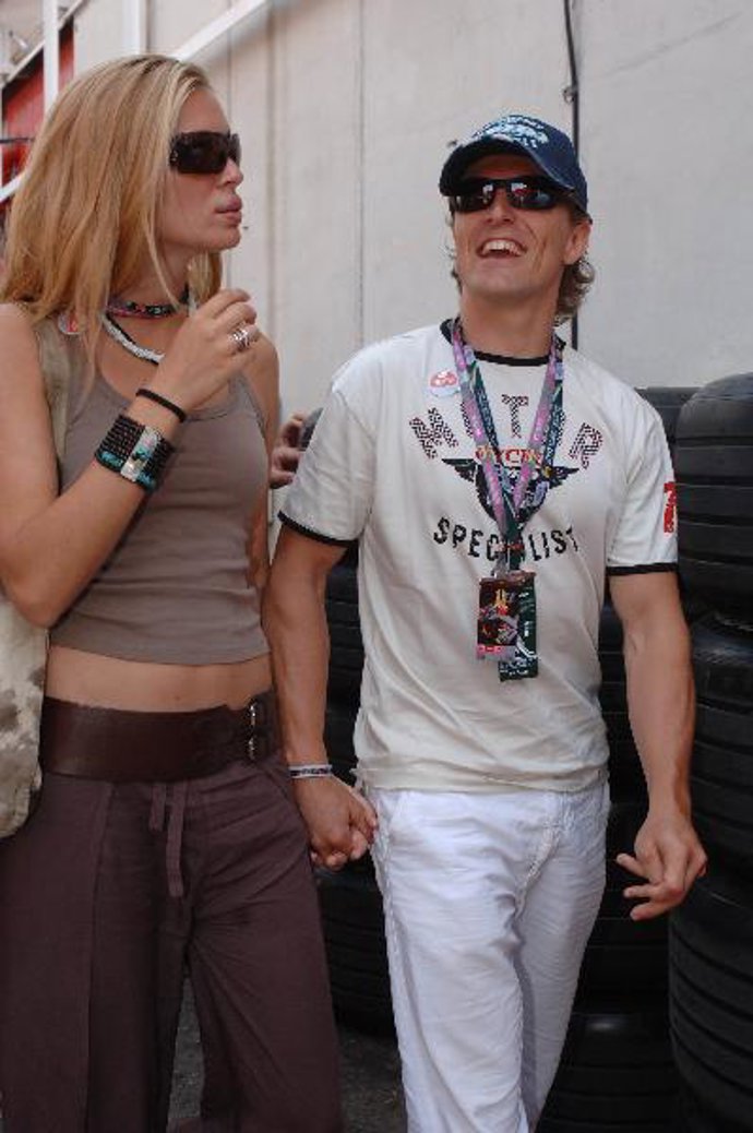 Sete Gibernau y Esther Cañadas, espectadores de lujo en los entrenamientos del Gran Premio de Montmeló