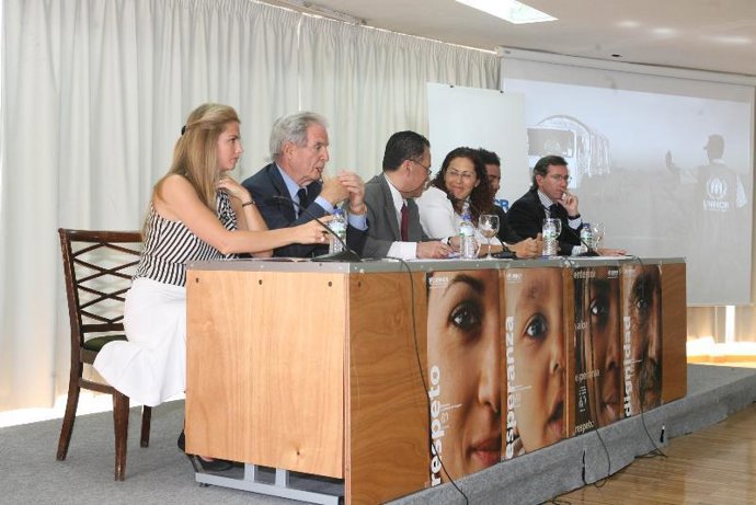Genoveva Casanova participa en un acto con motivo del Día Mundial del Refugiado 2007