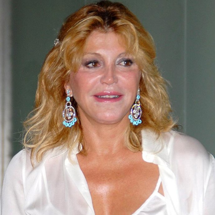 Tita Cervera: "Mis hijas están preciosas, una me llama mamá y la otra papá"