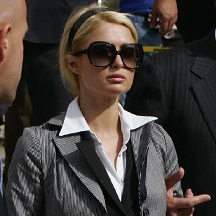 Paris Hilton se queda en los huesos
