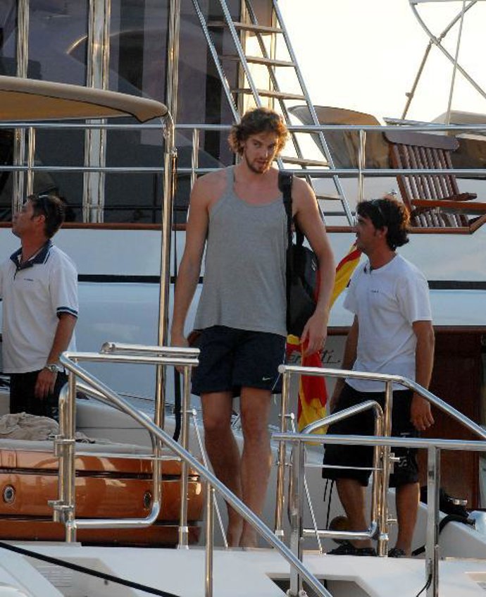 Pau Gasol, de vacaciones con su hermano Marc en Ibiza