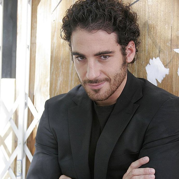 El actor Miguel Ángel Silvestre asegura que explota su físico porque "soy consciente de que me ayuda"