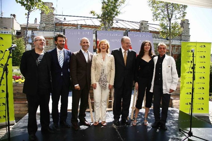 Devota & Lomba protagoniza la primera edición de  "The Season' s Book"