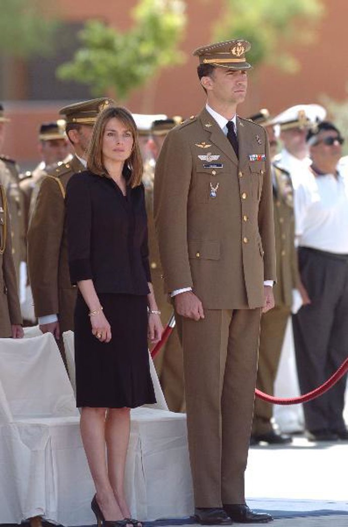 Los  Príncipes de Asturias despiden y dan el pésame a las familias de los fallecidos en Líbano