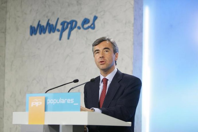 El PP exige a Alonso que "no se parapete tras los mandos militares" y baraja pedir una comisión de investigación