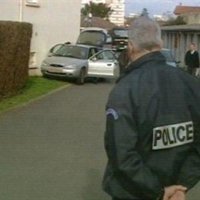 La policía francesa se incauta de tres pistolas en poder de los etarras detenidos hoy 