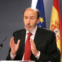 Rubalcaba, sobre el 'caso Iurrebaso': "Ni el Gobierno, ni el PSOE llaman a etarras por teléfono"