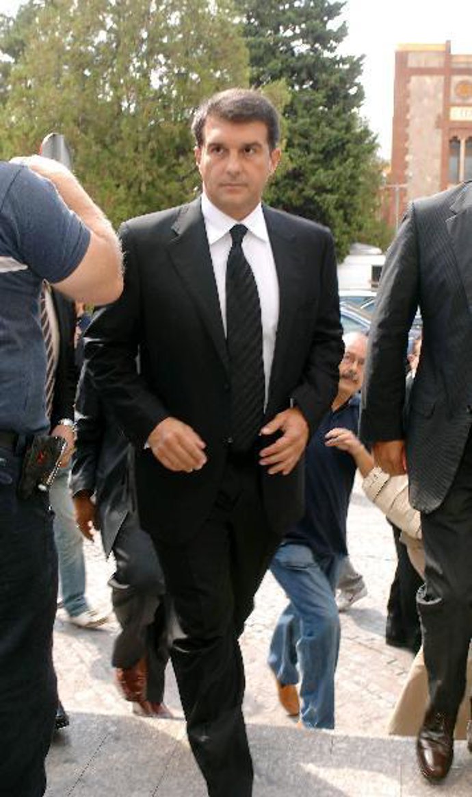 Multitudinario adiós a Nicolau Casaus, vicepresidente del FC Barcelona durante 22 años