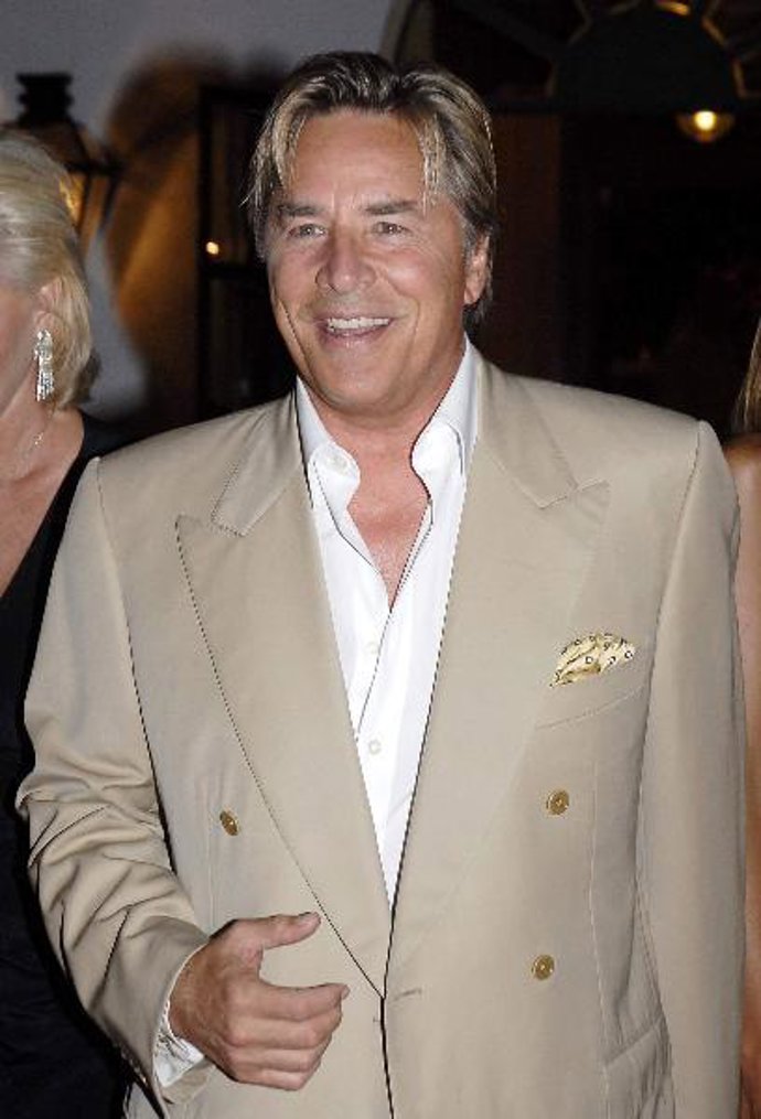 El actor Don Johnson mostró el atractivo de sus 57 años por las calles de Marbella