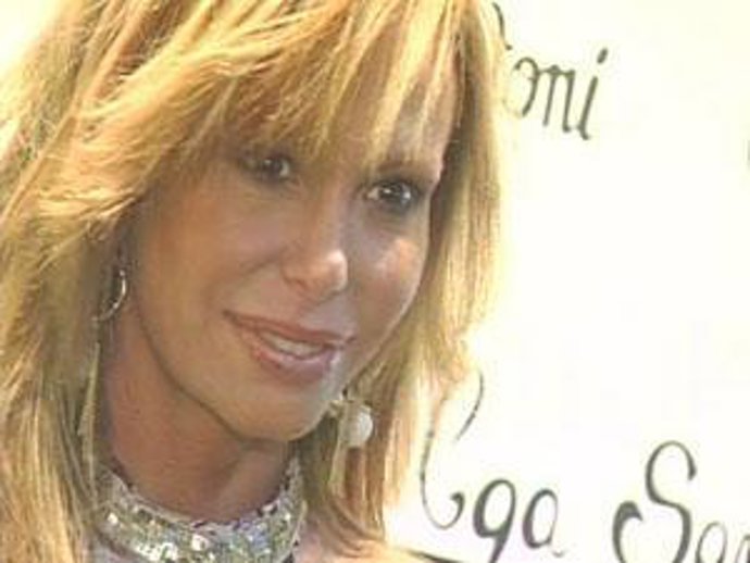 Lara Dibildos apoya la moda gallega 