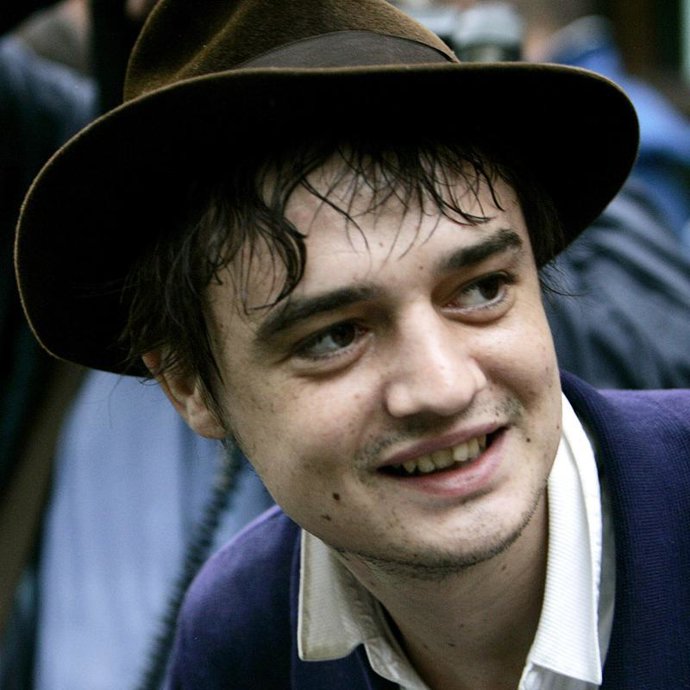 Aplazan el juicio contra Pete Doherty por sus buenos resultados en la clínica de desintoxicación