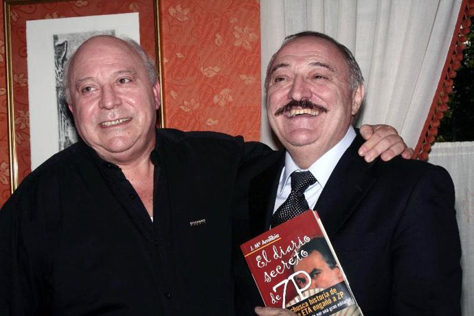 El periodista Jesús María Amilibia presenta su libro en tinta de humor "El diario de "ZP"