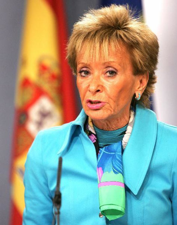 María Teresa Fernández de la Vega deplora el "exceso, la insolencia y la falta de rigor" de Aznar