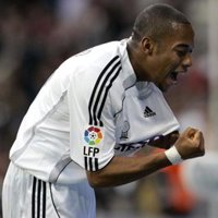 Robinho no se recupera a tiempo y Metzelder vuelve a una lista de la que se cae Drenthe por decisión técnica