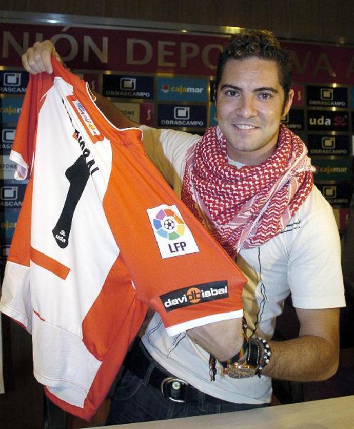 David Bisbal ve un "sueño" prestar su imagen a la UD Almería y anuncia que lucirá la camiseta en el cierre de gira