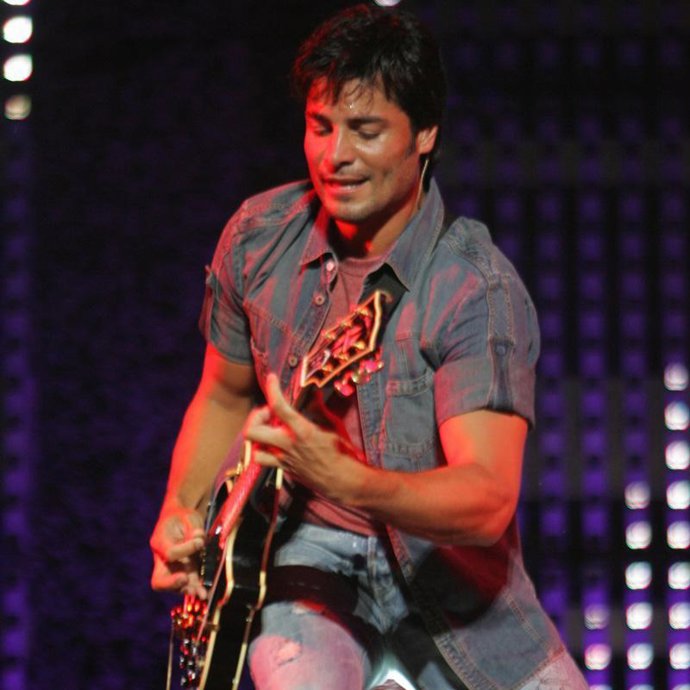Chayanne se recupera y reanuda su gira por Argentina