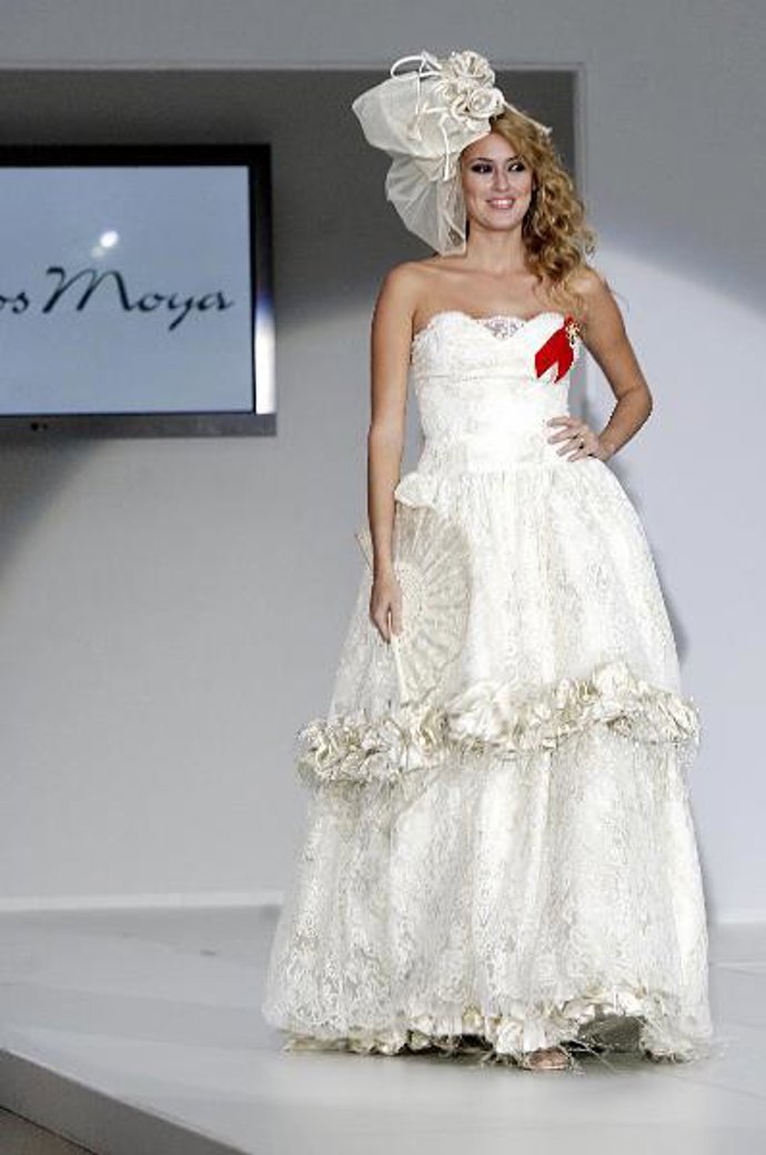 Carolina Cerezuela, una novia en la pasarela