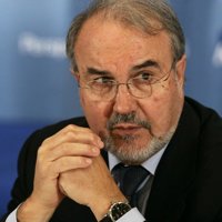 Solbes dice que el PIB creció entre el 3,7% y el 3,8% en el tercer trimestre