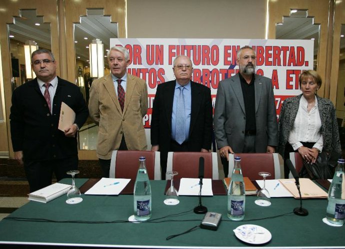 Acebes confirma que una delegación del PP acudirá a la manifestación de la AVT pero no aclara si irá Rajoy
