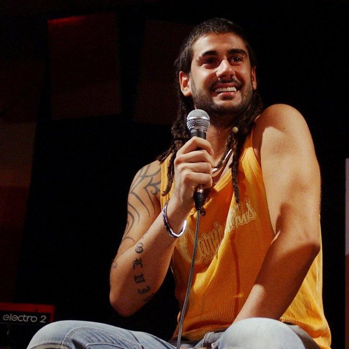 Un avión de Iberia a México en el que viajaba Melendi vuelve a Barajas tras una trifulca entre artista y tripulación