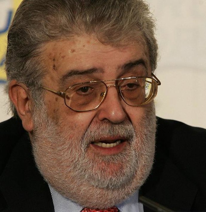 José Manuel Lara pide al Gobierno que liberalice la propiedad de las licencias de televisión y la TDT de pago