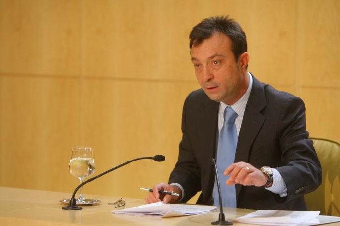Manuel Cobo, vicealcalde de Madrid, dice que la investigación policial sobre la trama de los funcionario no afecta a responsables po