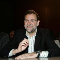 Rajoy dice que el PP debe ofrecer soluciones "imaginativas y sensatas" para atender los problemas de los ciudadanos