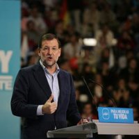 Rajoy reformará la Constitución para fijar las competencias básicas del Estado y acabar con la subasta de transferencias