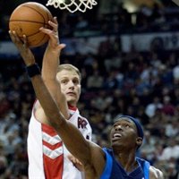 Los Raptors de Calderón siguen en buena línea y acaban con su mala racha ante los Mavericks