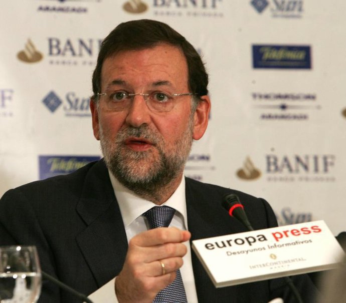 Mariano Rajoy, sobre un pacto de 'gran coalición' con el PSOE: "No me cierro a ninguna posibilidad"