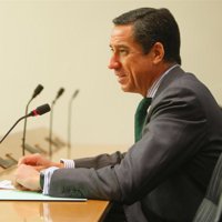 Zaplana asegura que la Ley de Aborto se logró "con grandes equilibrios" y ve "temerario" modificarla sin consenso