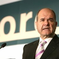 Chaves propone crear unidades específicas con médicos incentivados para practicar abortos en hospitales