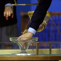 El dueño de un bar de Castellón donde cayó el 'Gordo' regaló tres décimos a sus familiares en Monforte de Lemos