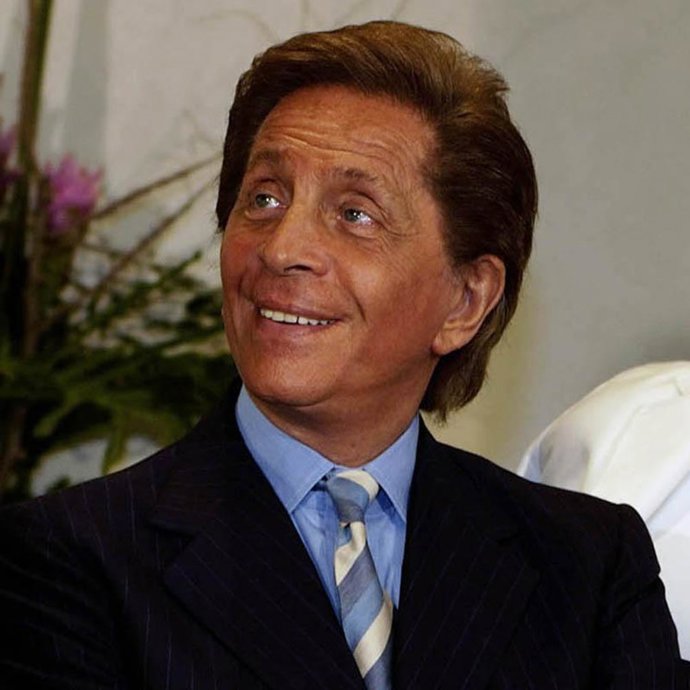 Valentino dice que el negocio está arruinando la moda