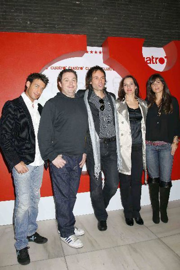 Los presentadores y el jurado