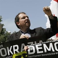 Detenidos los miembros de Batasuna Pernando Barrena y Patxi Urrutia