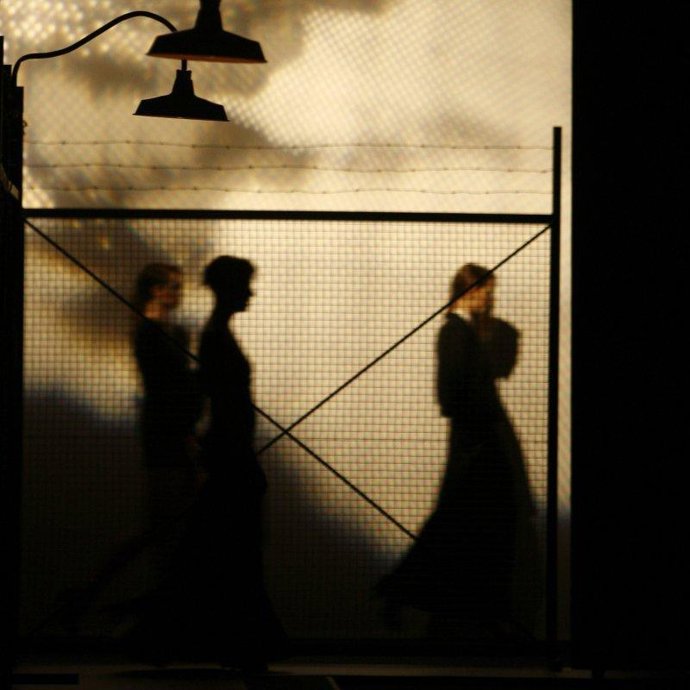 Davidelfín presenta una colección sobria e intimista