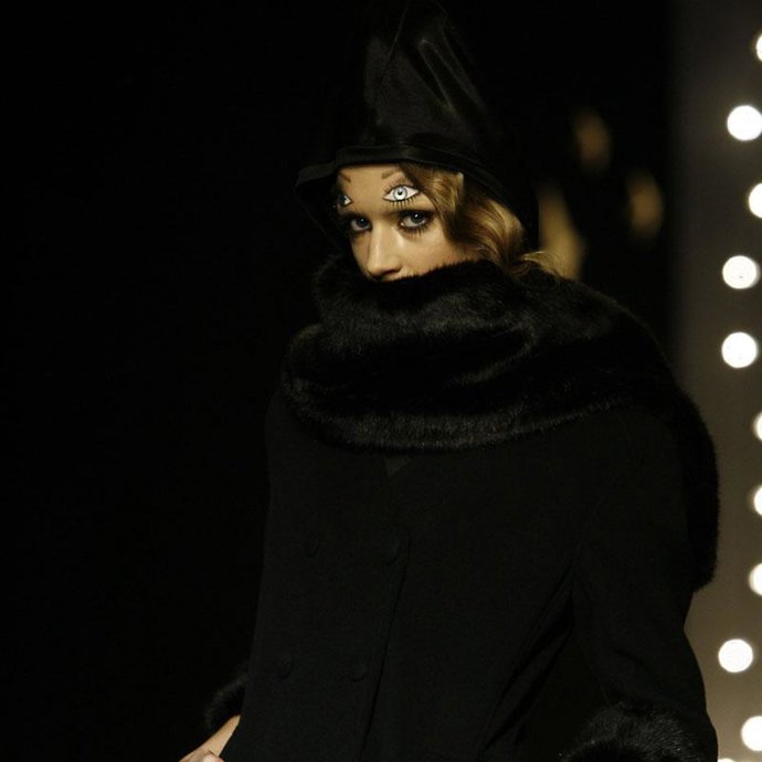 El negro y el gris protagonizan la colección de Alvarado