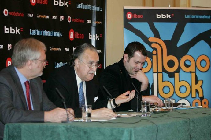 Alfonso Santiago e Iñaki Azkuna, alcalde de Bilbao, presentaron el Festival BBK.