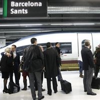 Los pasajeros de los primeros AVE Madrid-Barcelona destacan su comodidad y rapidez
