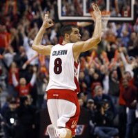 Chris Bosh, Delfino y Calderón lideran a los Raptors a la victoria ante Orlando